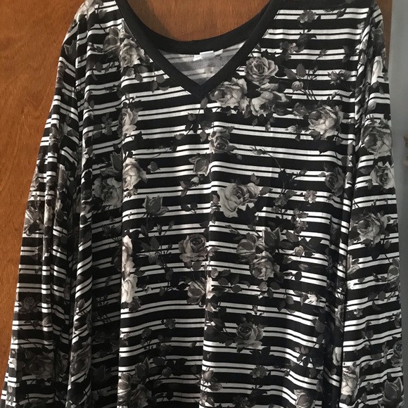 Lularoe long sleeved dress - Picture 1 of 4
